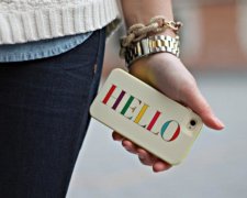 Девочка получила химические ожоги от чехла на смартфон