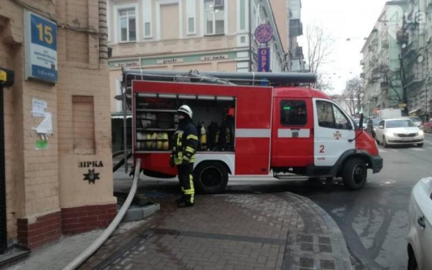Высота не помеха: киевский бизнес-центр охватил огонь
