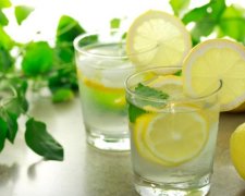 Как правильно пить воду летом: соблюдаем режим