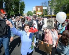 Українські зірки і політики сформували свій "Безсмертний полк"