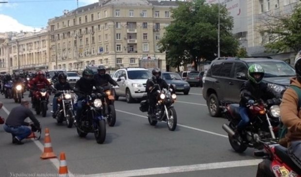 Харківські байкери вимагають у Кернеса скасувати заборону на нічну їзду
