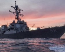 "Джон Маккейн" поставив американські ВМС на паузу