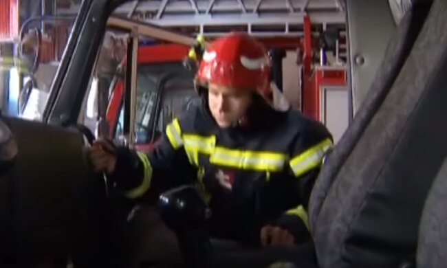 В Киеве разрушили семь квартир, чтобы спасти "замурованного" в вентиляции малыша