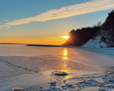 Київське море, зима, захід сонця, фото із соцмереж