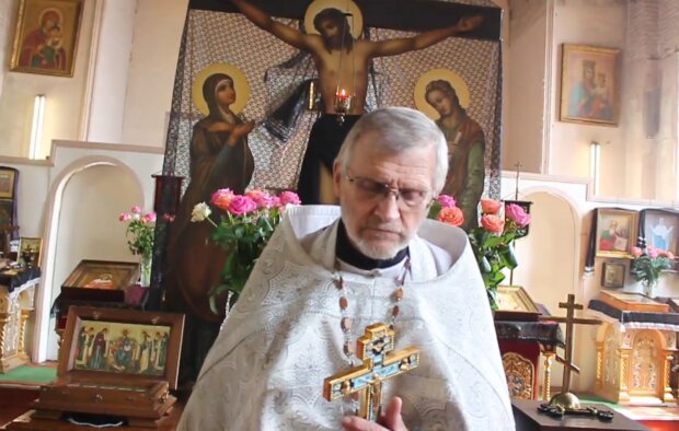 Священник, церковь, фото: Знай.ua