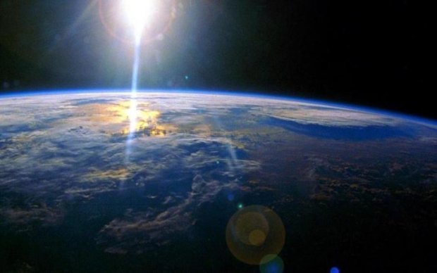 Неймовірні види Землі показали очима астронома
