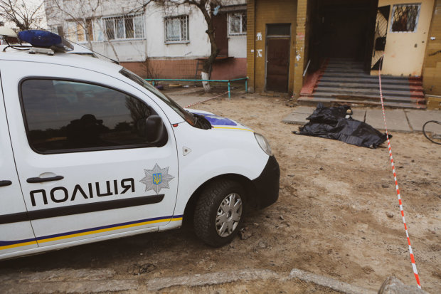 Київ приголомшила моторошна загибель молодого хлопця: тіло знайшли під парканом