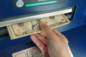 В Киеве кибермошенник ограбил 32 банкомата