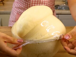 Тісто. Фото: скрін відео