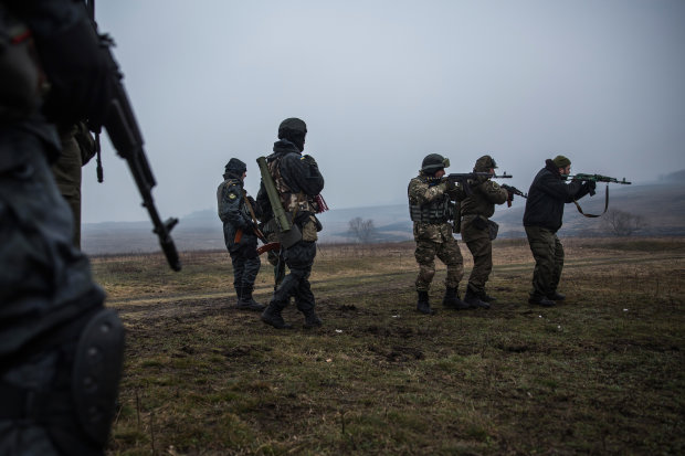 Адские сутки на Донбассе: путинские псы обстреляли украинских героев из запрещенного огня