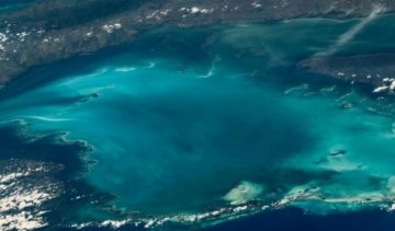 NASA показала видовищне фото затоки Батабано