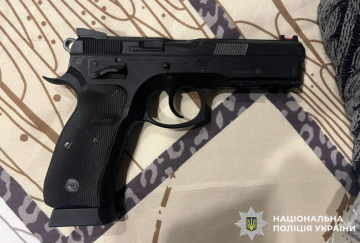 22-річний киянин побив дівчину, фото: Національна поліція України)