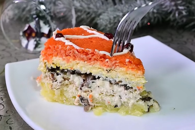 Рецепт святкового салату "Арлекін" з куркою та грибами: ідеальний для зустрічі 2026 року Червоного Коня