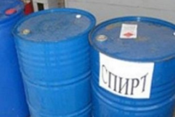 Украинец вез из России более 200 литров спирта