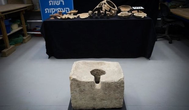 Дивовижна знахідка: археологи відкопали стародавній унітаз