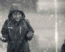 Синоптики посоветовали украинцам запасаться зонтиками