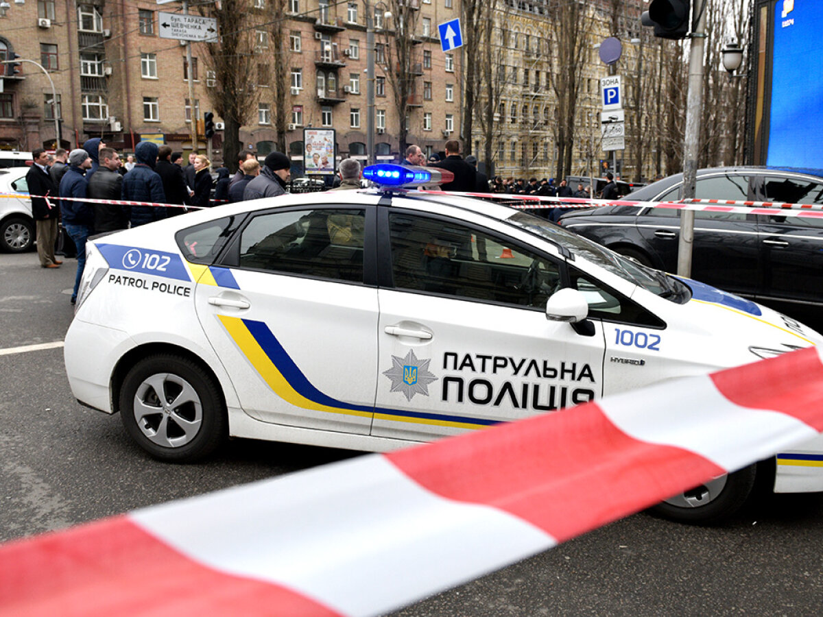 В Киеве полицейские сбили пешехода прямо на 