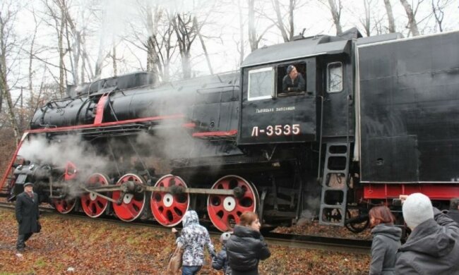 «Укрзалізниця» запустила «Потяги Діда Мороза»
