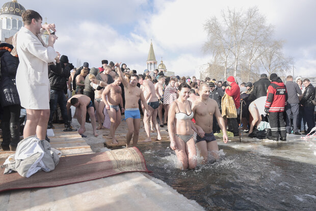 В ПЦУ разрушили миф о ледяном купании на Крещение Господне: "Не магический ритуал"