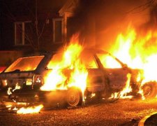 Полковнику поліції спалили елітне авто