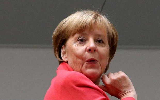 Меркель сбежала от Трампа с Путиным 