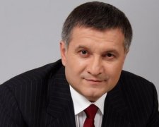 Аваков назвав суми, які повії платили міліціонерам