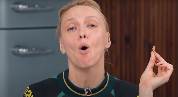 Оля Полякова, скриншот: Youtube