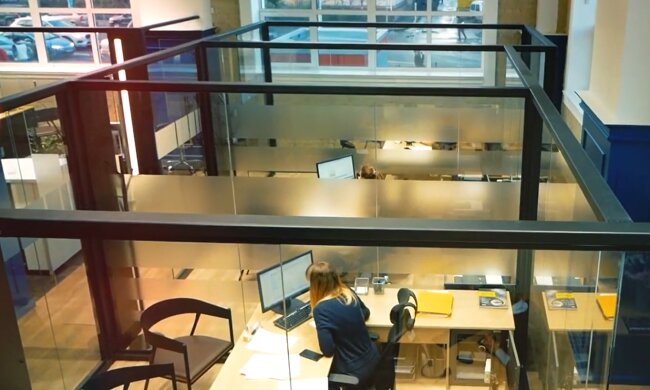 Банк, скріншот: YouTube