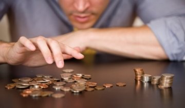  Українцям стали менше платити
