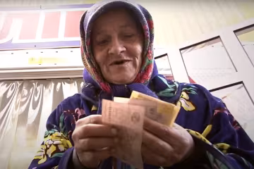 Пенсіонерка. Фото: скрін youtube