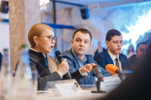 "Батьківщина молода" у Вінниці на чолі з Кудіяровим попрощалася з Юлією Тимошенко: "Складна ситуація..."