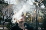 “Речь идет об эпидемии”: курильщики вейпа погибают, а специализированного лечения до сих пор нет