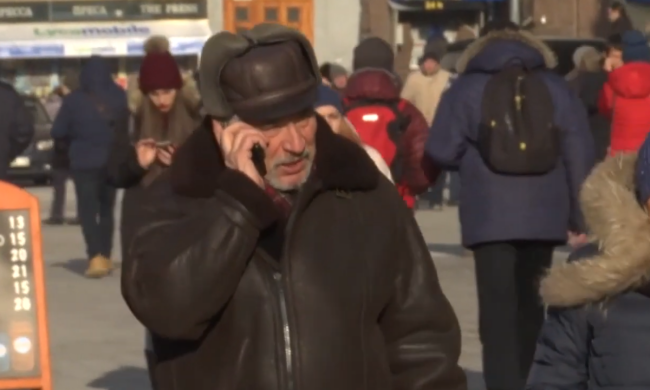Мобільний зв'язок. Фото: скрін youtube