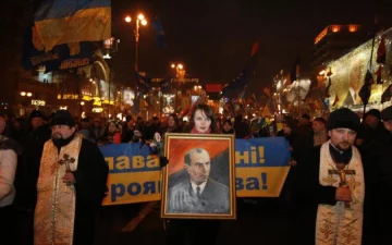 Украина в огне: городами прокатились марши в честь Бандеры
