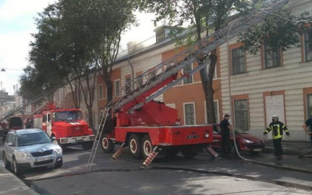 Харьков в дыму: в сети появилось видео пожара с высоты