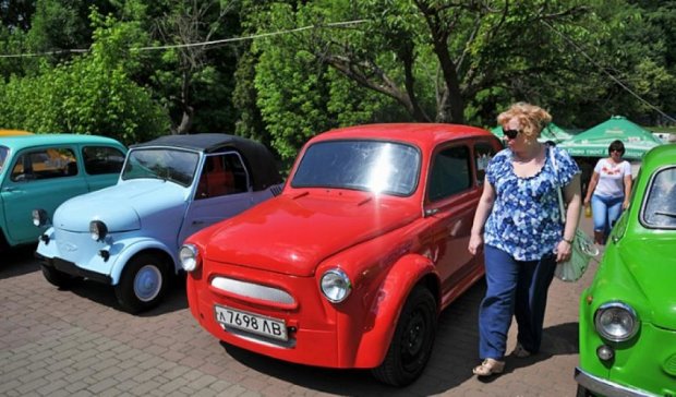 Во Львове прошла выставка ретро-автомобилей