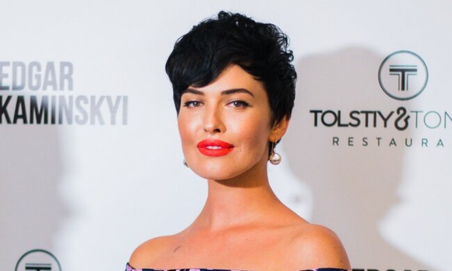 Даша Астаф'єва, Ivona