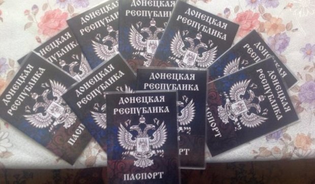 В "ДНР" решили заработать на жителях, выдавая фейковые документы