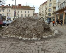 У Львові встановили пам’ятник комунальникам Садового, фото Павло Гладиш