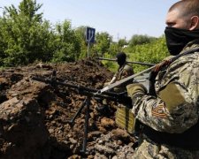 Агрессор яростно бьет по украинским позициям из запрещенного оружия