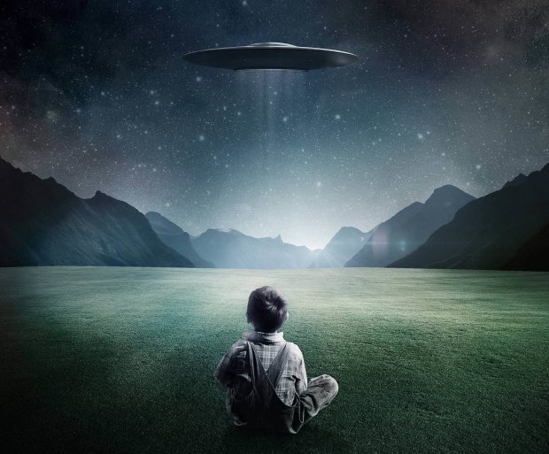 Мальчик рассказал о встрече с НЛО: это был большой черный цилиндр с тонкими антеннами