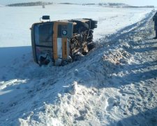 У Росії перекинувся автобус з дітьми: моторошні кадри катастрофи