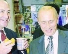 Зв'язки з Путіним: Трамп відповів демократам одним фото