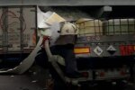 Під Харковом трасу залило кислотою, перші кадри дорожнього Чорнобиля, - "Дихати нічим..."