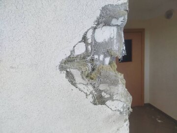 Російський безпілотник застряг у балконі багатоповерхівки в Броварах