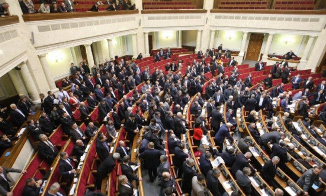 Верховна Рада працюватиме без літніх канікул