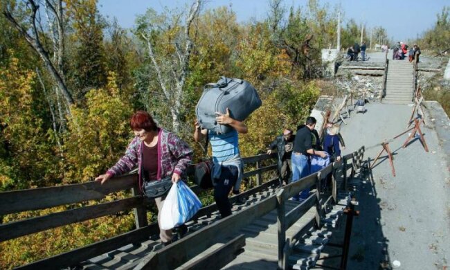 Смирительная рубашка и цирк СССР: реалии современного Луганска