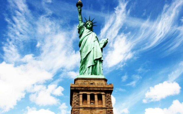 День независимости США Статуя Свободы отметила под чьей-то попой: видео 