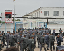 Біля тюрми на Вінниччині переполох, такого не бачили навіть бувалі копи: кадри дикої НП