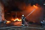 У Дніпрі з палаючого підвалу врятували жінку: зворушливі кадри другого народження